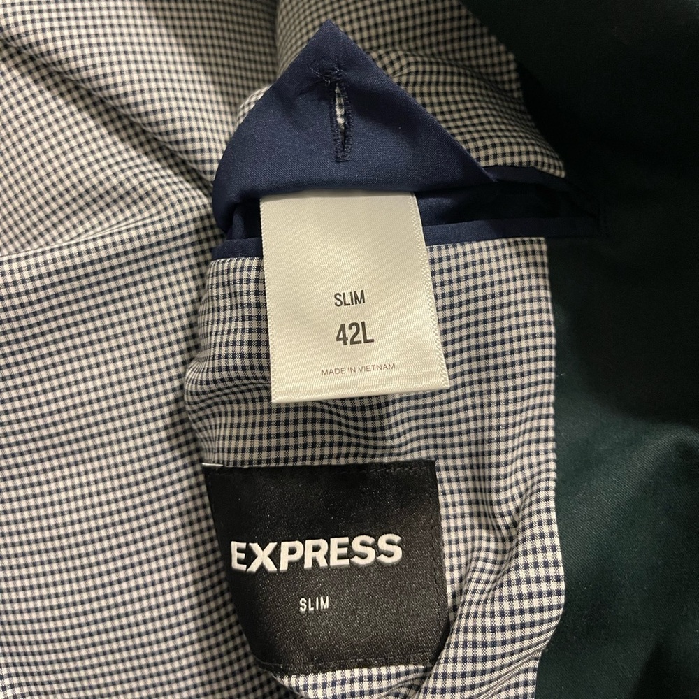 Moving countries so selling all my men’s clothes!